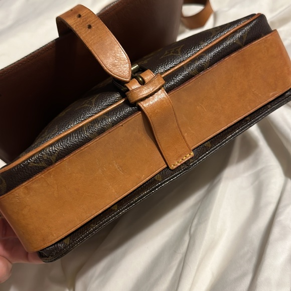 Louis Vuitton Cartouchiere Monogram MM Vintage LV Crossbody Messenger Bag/Pouch - Picture 5 of 15